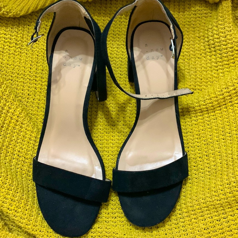 White Lace Flats